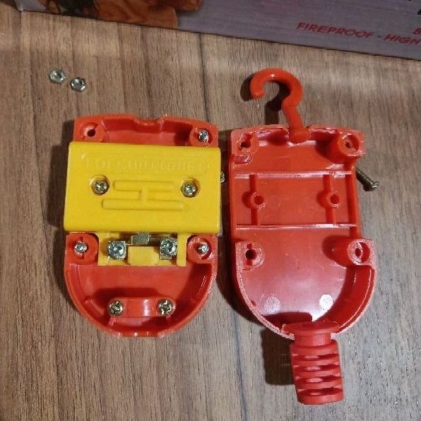 Ổ cắm, đầu nối điện 2 cổng S3000W có móc treo SOPOKA siêu chịu tải 3000w