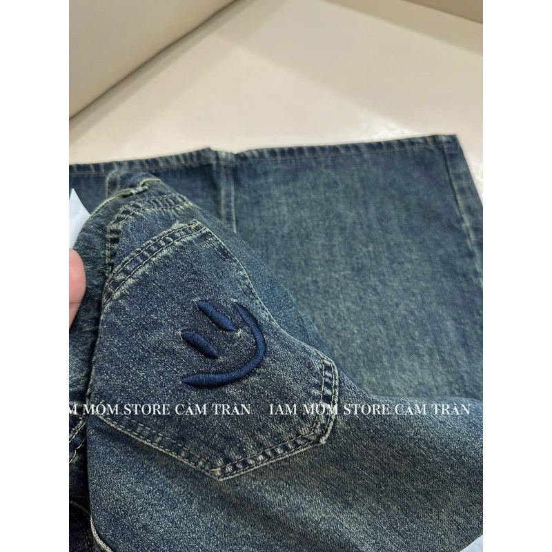 Chân váy jeans nữ bút chì thêu túim mặt cười sau