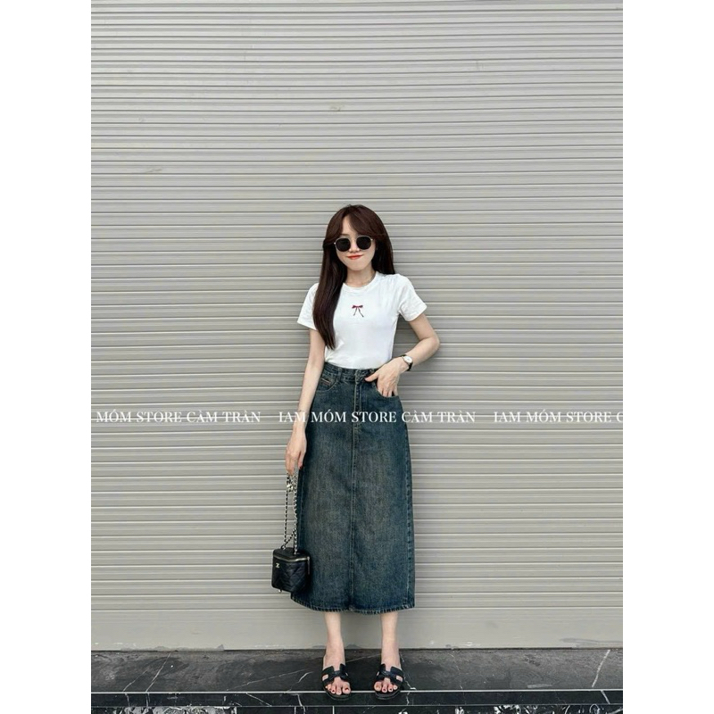 Chân váy jeans nữ bút chì thêu túim mặt cười sau