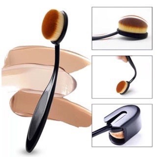 Cọ tán kem nền Grenobil hình bàn chải giúp lớp nền mỏng mịn