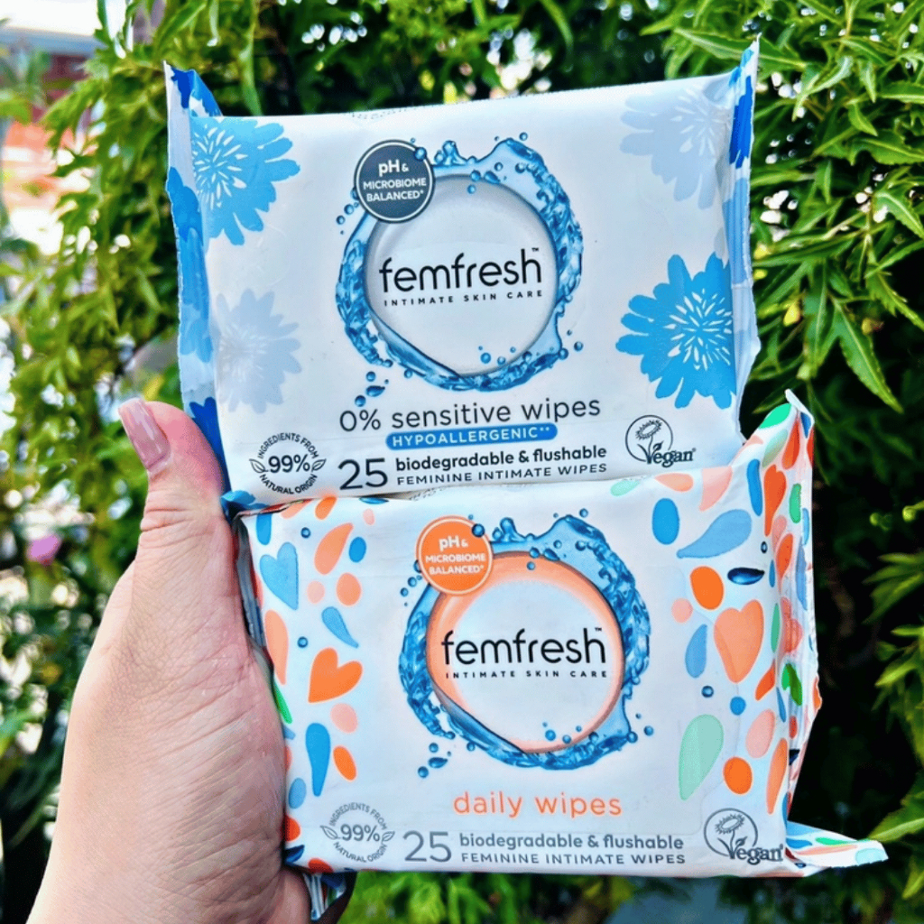 Khăn giấy ướt vệ sinh vùng kín phụ nữ cao cấp Femfresh 10 - 25 tờ/ gói Femfresh Intimate Skin Care 0% Sensitive Wipes