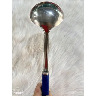 Muỗng(muôi) inox to dài cán xanh