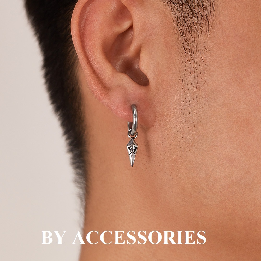 Bông tai nam unisex thép không gỉ kiểu tròn phối mặt hình mũi tên nhỏ khắc hoa văn retro không gỉ UE2402