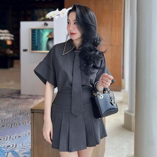 Set Bộ Đồ Nữ Thiết Kế 3 Món Màu Ghi Áo Cổ Sơ Mi Đính Hạt Phối Cộc Tay Xắn Gấu Mix Chân Váy Xếp Ly Kèm Cavat Rời