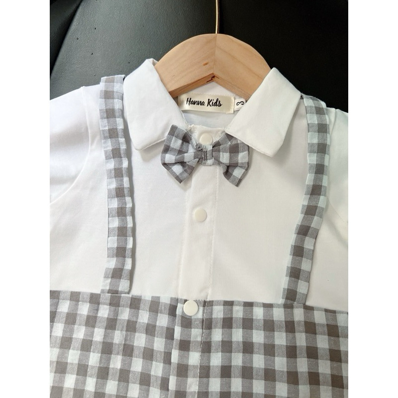 Body công tử cộc tay cotton mềm mịn,thoáng mát.Body cho bé trai dễ thương từ 0 đến 12 tháng.