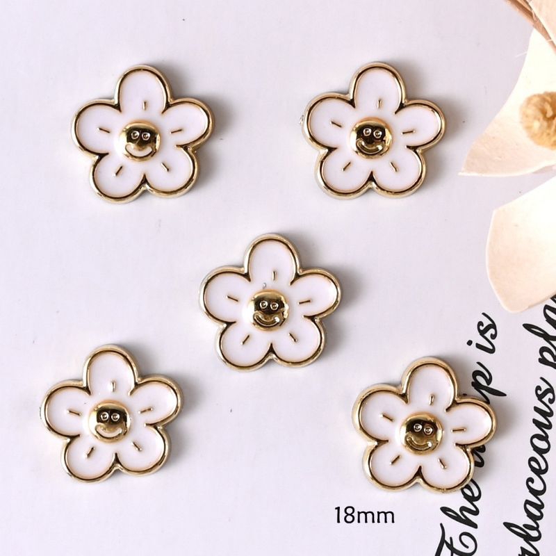 CHARM KIM LOẠI TRẮNG ĐEN ĐỦ KIỂU