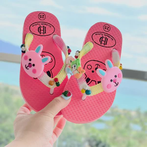 Dép Kẹp Xỏ Ngón Mũi Tròn Mẹ Và Bé Đính Sticker Thỏ Hồng Và Công Chúa Đế Cao Su Cao Cấp Dễ Thương