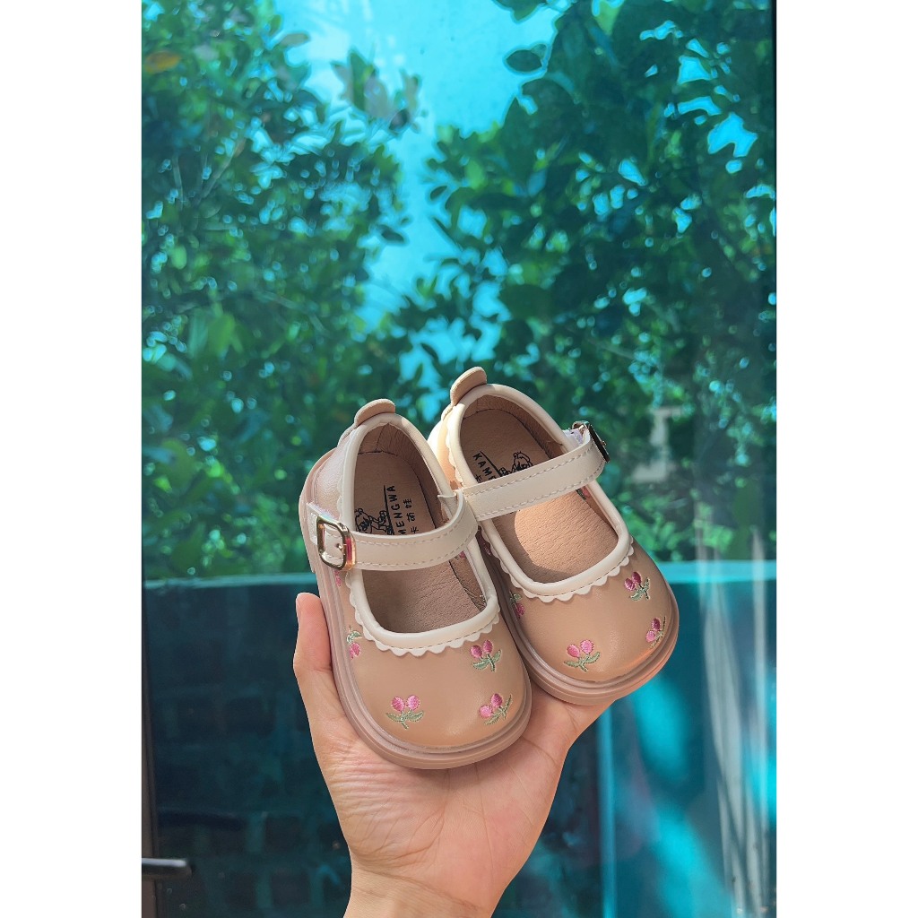 giày búp bê bé gái giày tập đi cho bé có quai dán chống tuột thêu hoa xinh xắn công chúa thời trang QCCC từ 6m 2418