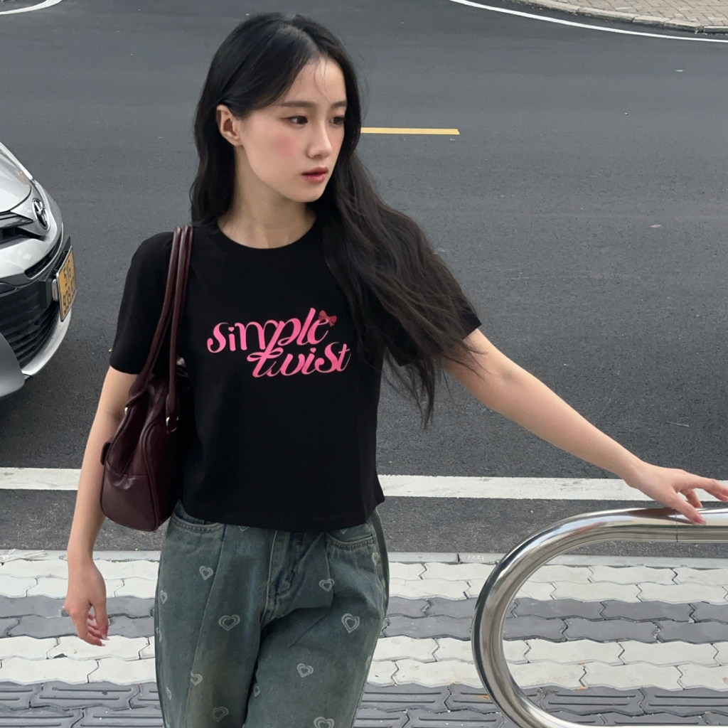 Ảnh Áo thun nữ, áo phông Unisex basic màu trắng, đen, hồng - Simple Twist 1