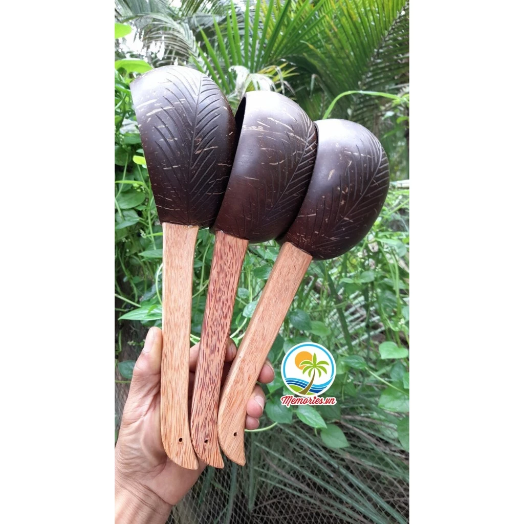 Gáo dừa múc nước viền hoa văn dùng gội đầu, phụ kiện trang trí, spa, decor, tưới cây, cống tắm phật