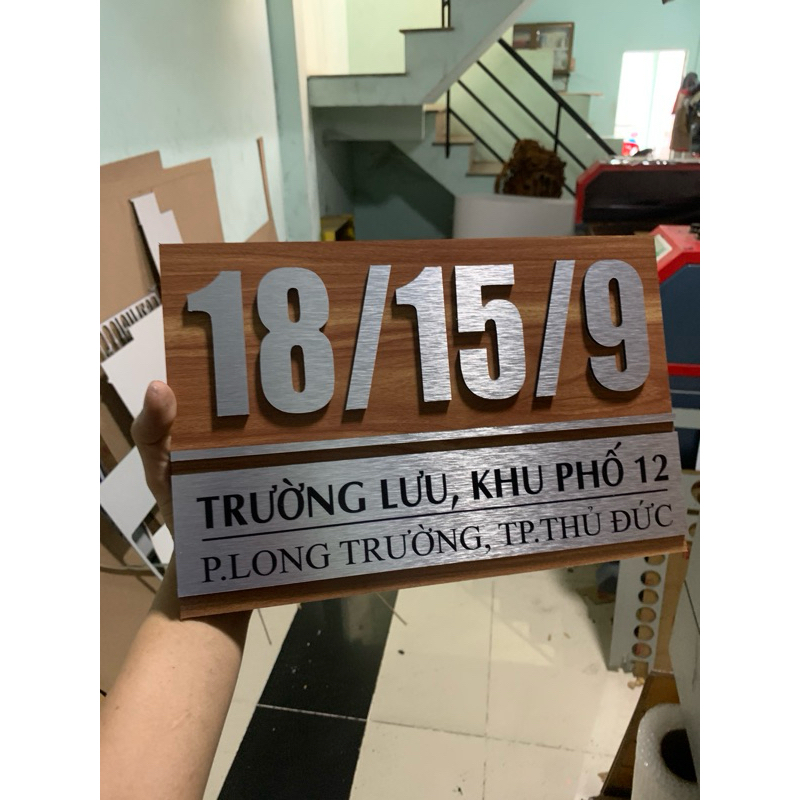 bảng, biển số nhà Alu vân gỗ nhạt. số nổi sang trọng. thiết kế theo yêu cầu