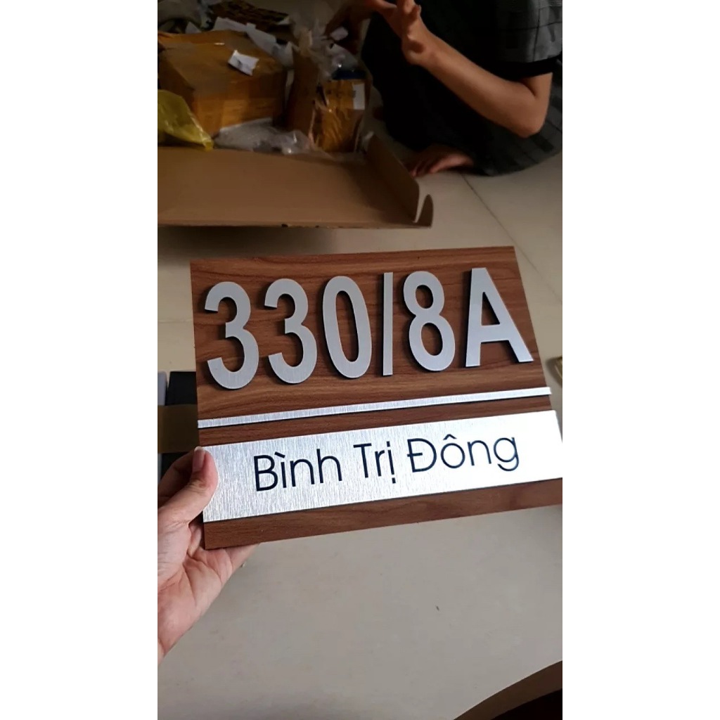 BẢNG, BIỂN SỐ NHÀ. Alu giả vân gỗ  + Mica, số nổi đế mica trong, ngoài trời
