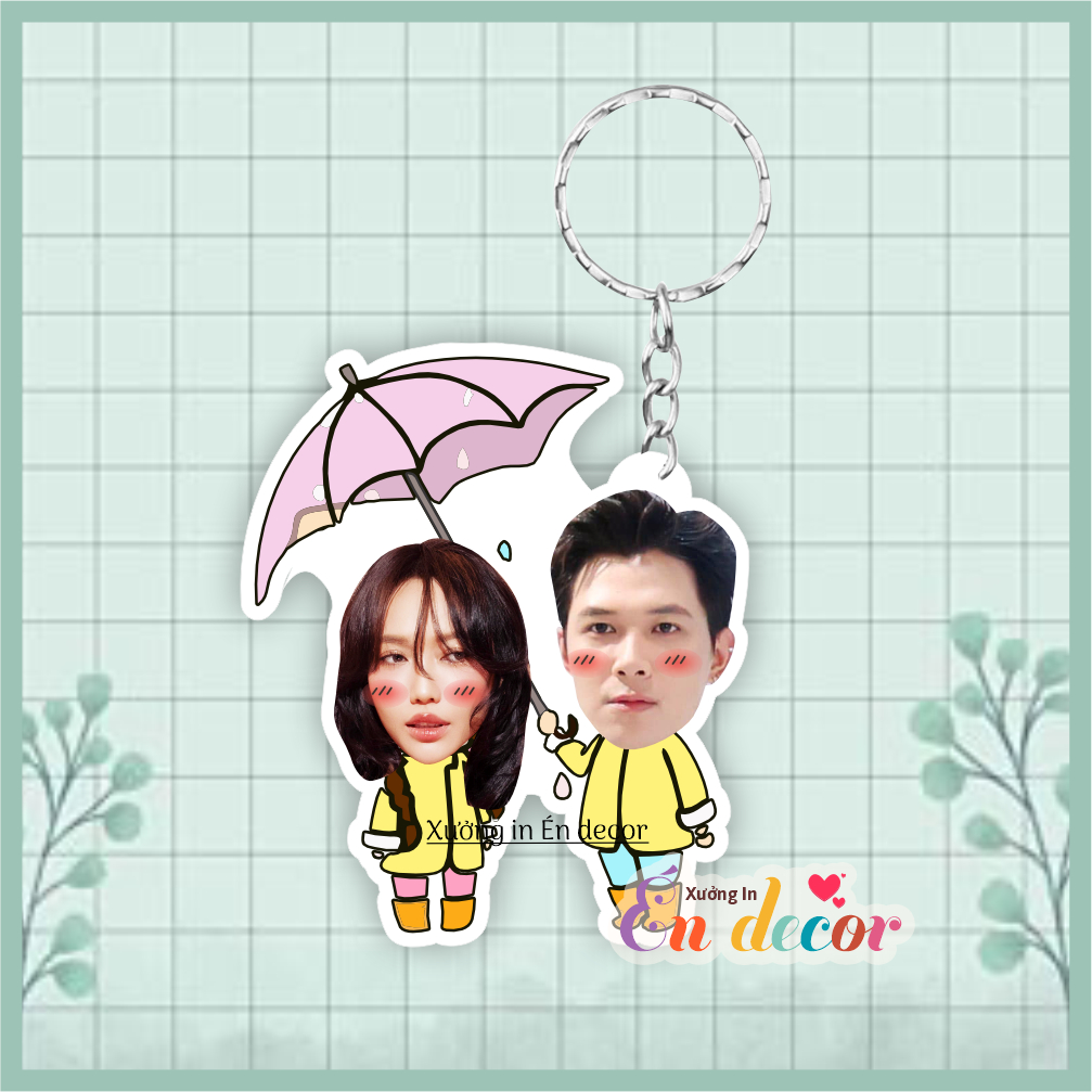 Móc khóa quà lưu niệm in hình chibi cute cặp đôi theo yêu cầu chất liệu mica  - Xưởng quà tặng Sango