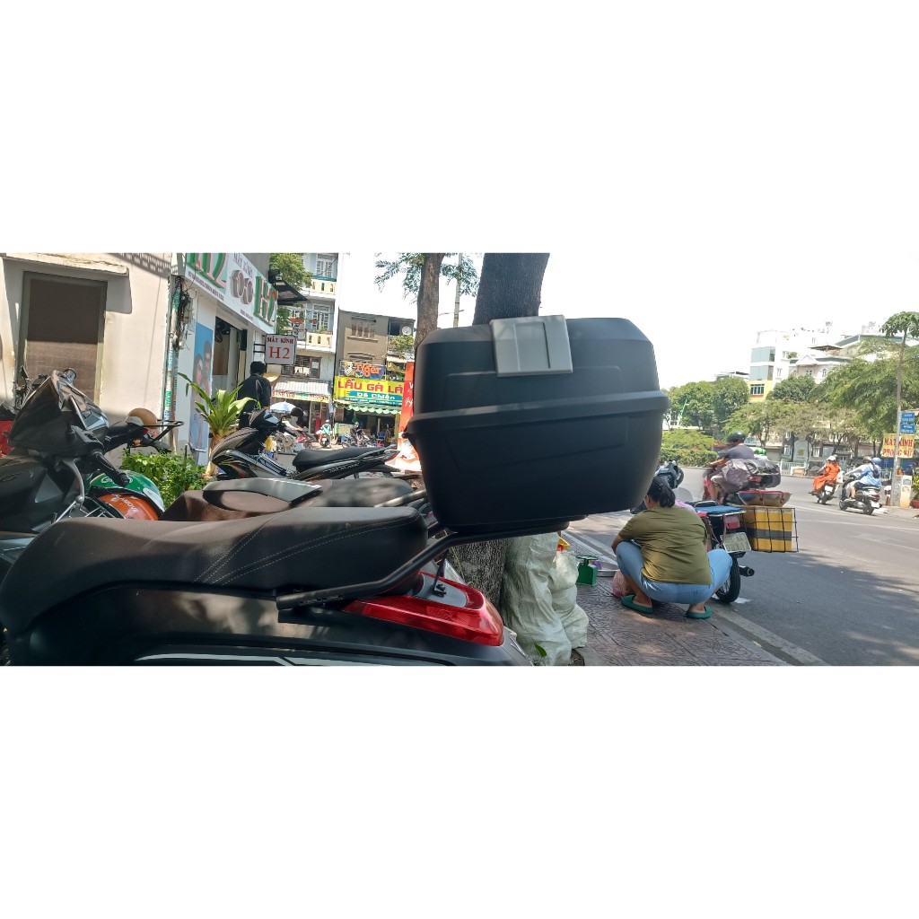 Thùng sau GIVI B45NM 45 lít chống nước tuyệt đối - Chính hãng