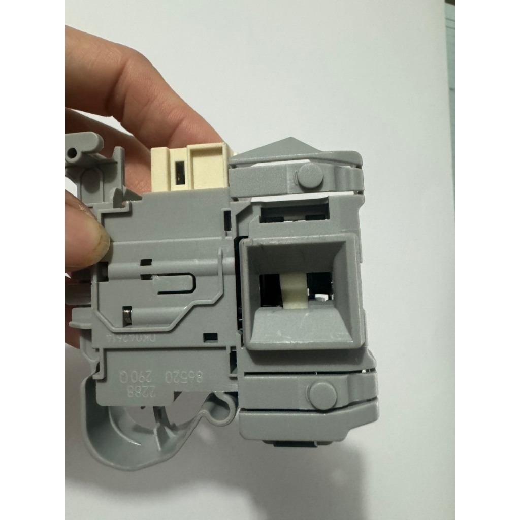 Công Tắc Khóa Cửa Máy Giặt Samsung (Xám) – Phụ Kiện Máy Giặt Chính Hãng