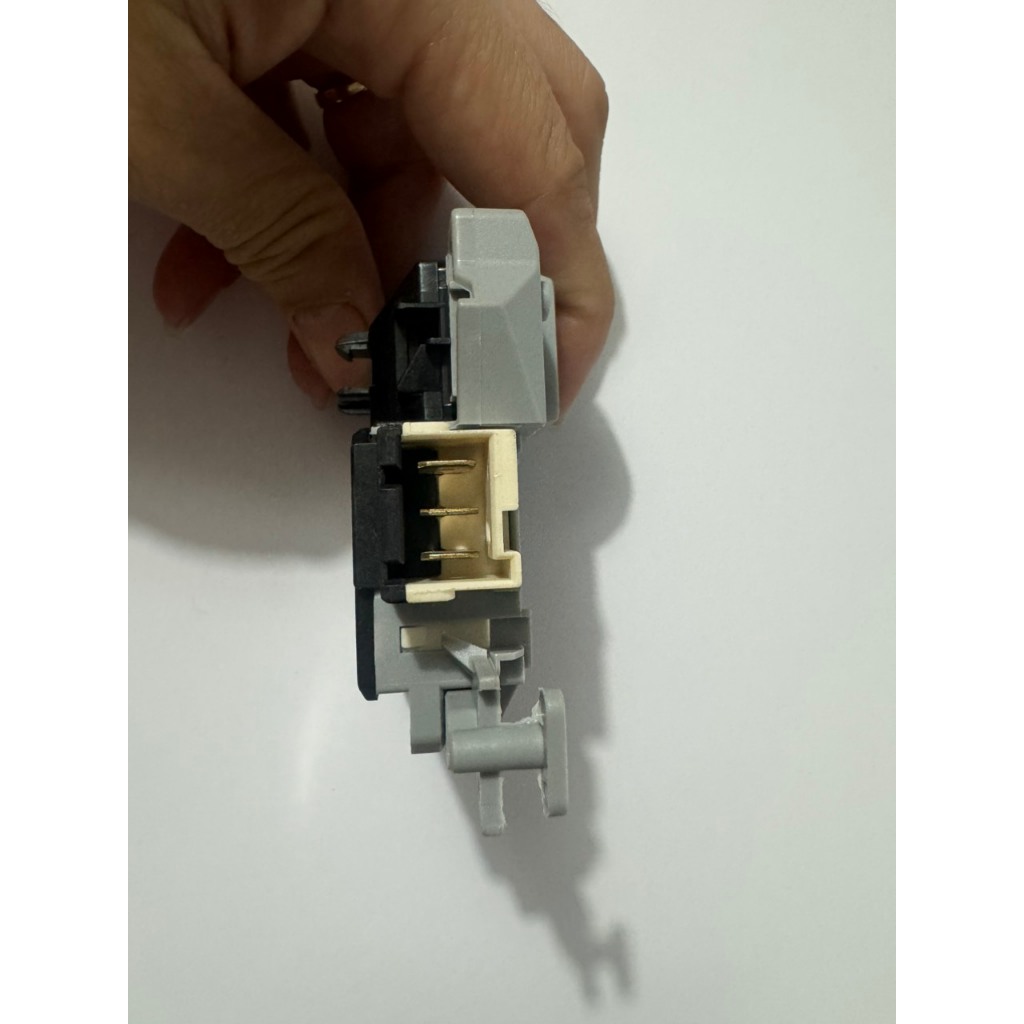 Công Tắc Khóa Cửa Máy Giặt Samsung (Xám) – Phụ Kiện Máy Giặt Chính Hãng