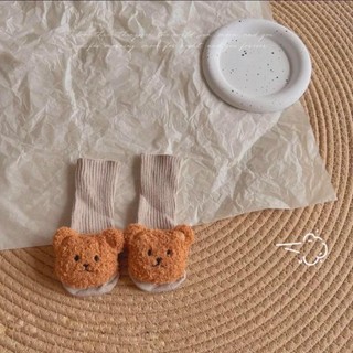 Tất vớ cổ cao đính gấu bông xù dễ thương cho bé 3-10kg. Tất sơ sinh cho bé. Dino Kids