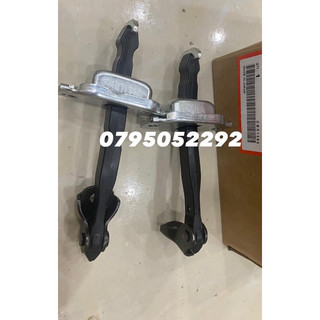 Thanh chốt chặn cửa Honda City 2014 2015 2016 2017 2018 2019 giúp giữ cửa ở vị trí nhất định