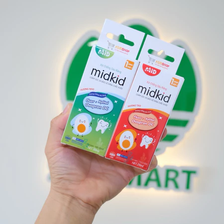 Xịt chống sâu răng MIDKID vị táo đỏ cho bé từ 1 tuổi giúp làm sạch và bảo vệ men răng, giảm ố vàng