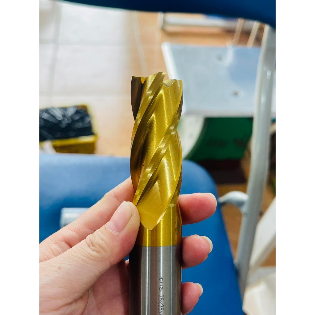 Phay ngón thép gió 4 me cắt phủ tin có độ cứng cao phay thép cứng inox ngon