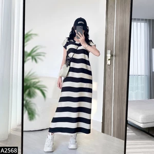 Đầm lụa maxi kẻ cổ tròn tay hến phối đệm cầu vai siêu xinh A2568