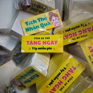 100 thẻ tích điểm vàng mini kt 2x5,4cm, tích được 10 thẻ tặng 1 ly miễn phí