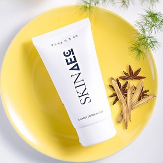 Bộ đôi kem dưỡng trắng chống nắng body và dưỡng trắng body ban đêm Skin aec