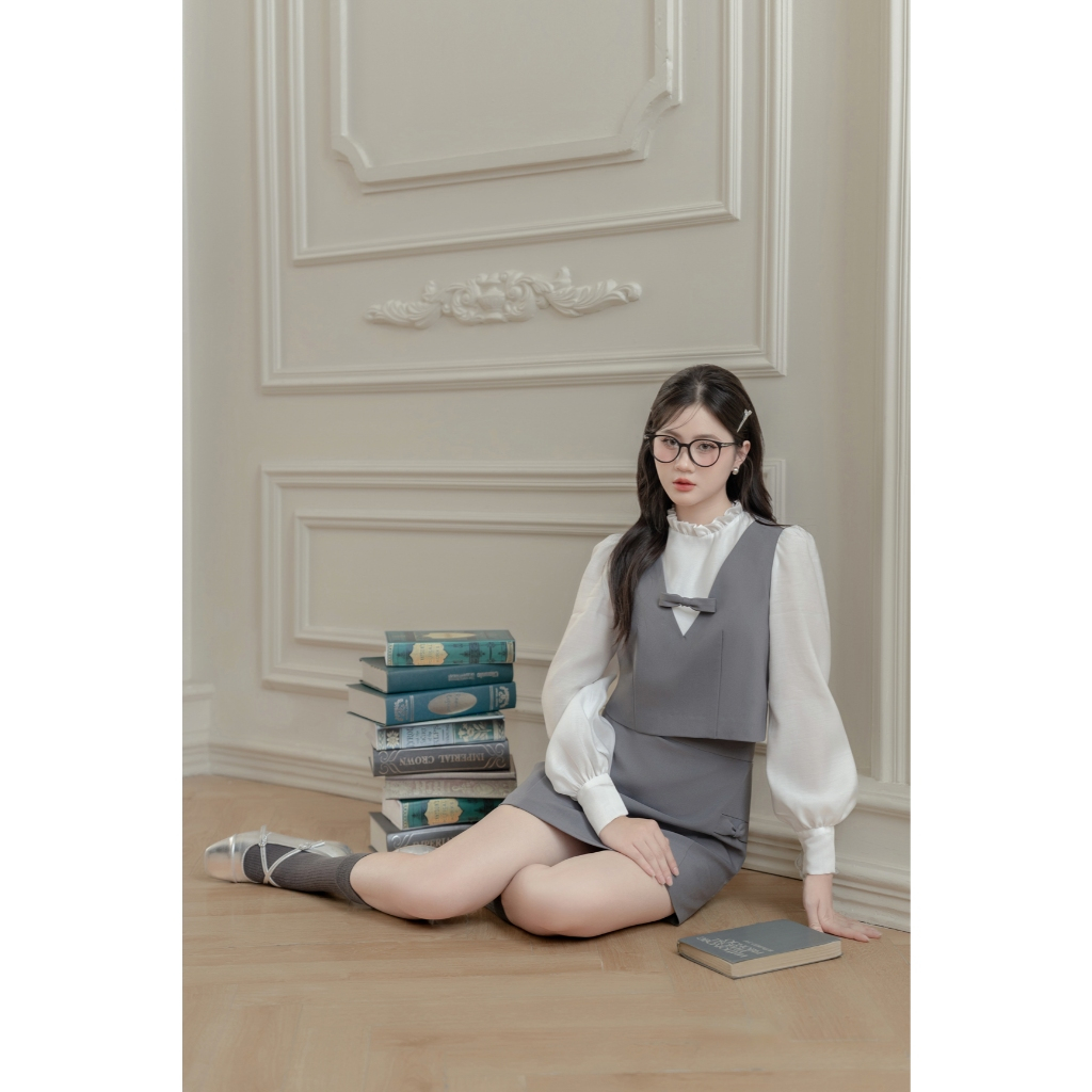 Ảnh Set đồ áo cách điệu cổ bèo phối nơ ngực 2T41.2407K, chân váy dáng A phối nơ 4S23.2407K thiết kế bởi JM Dress Design 2