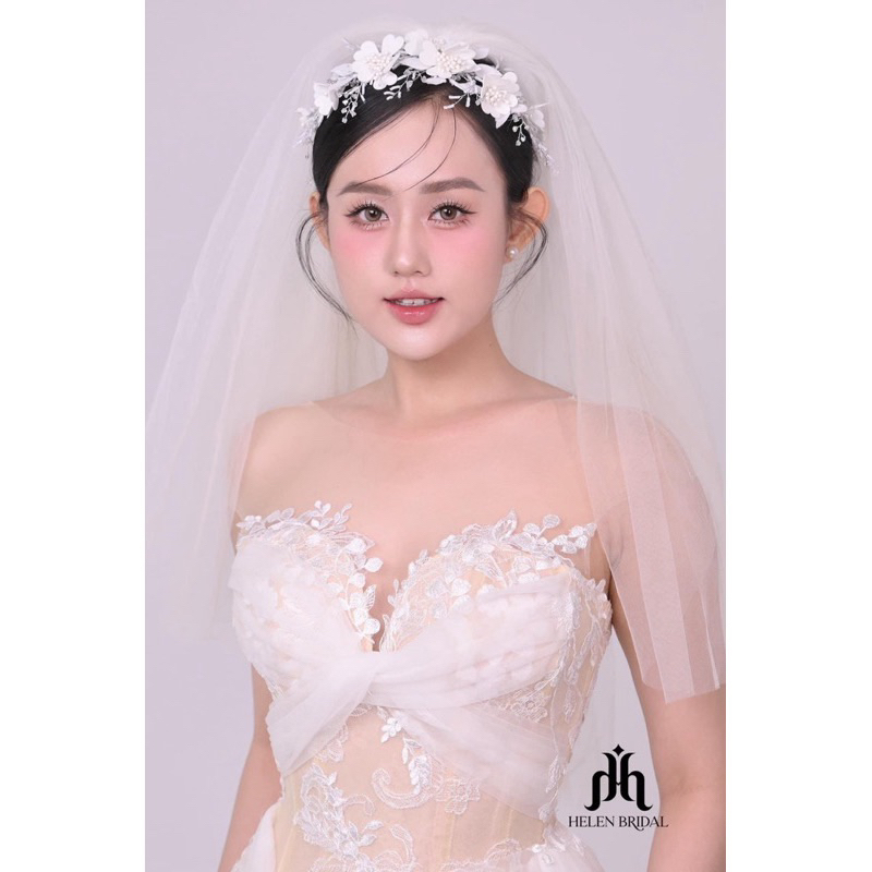 Bờm tóc cô dâu hoa trắng