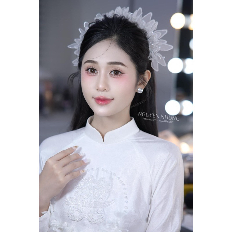 Bờm hoa vải lấp lánh cài tóc