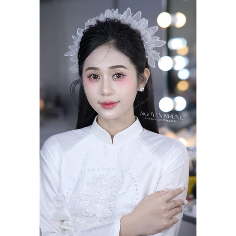 Bờm hoa vải lấp lánh cài tóc