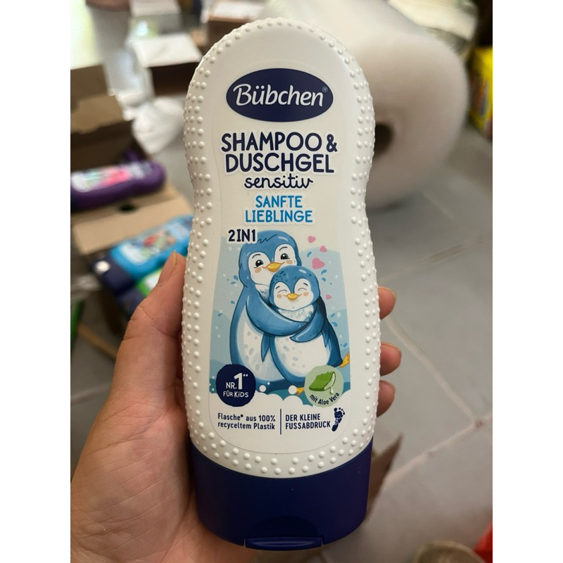 Sữa Tắm Gội Cho Bé Bubchen Nestle Đức 2in1 Không Cây Mắt, Dưỡng Ẩm Cho Da, Hương Thơm Nhẹ Nhàng Chai 230ml
