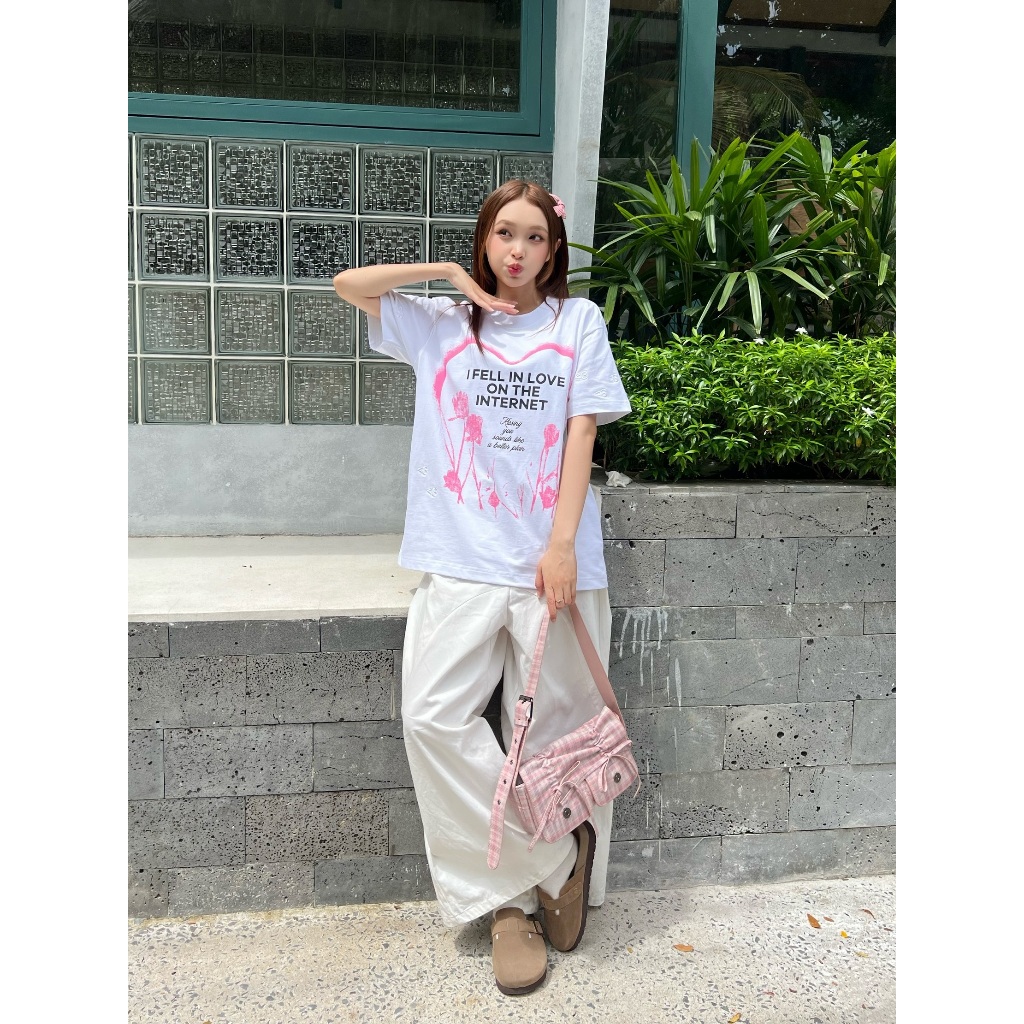 Ảnh Áo Thun TSUN InternetLove Tee - Trắng - [UNISEX] - In Logo - Nam/Nữ - Local Brand - Streetwear 4