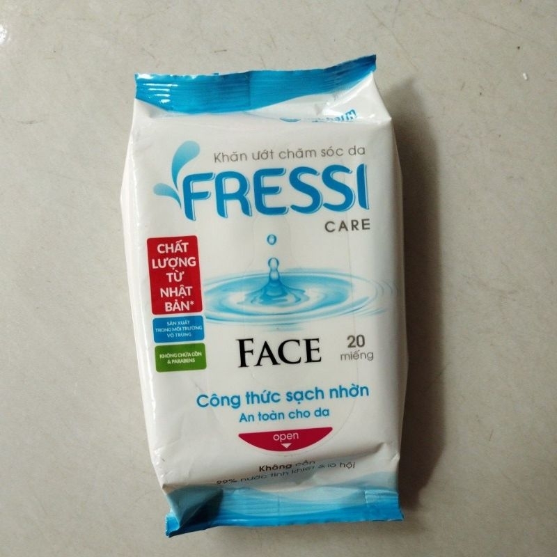 1 khăn ướt chăm sóc da Fressi care 20 tờ/ khăn ướt bobby 32 tờ