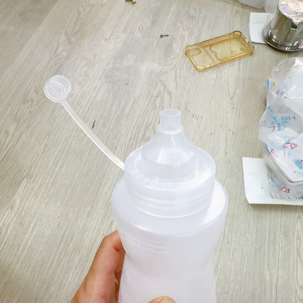Bình nhựa dung tích (500ml-1000ml) đựng nước sốt, đựng tương ớt cà chua, dầu ăn,...bình thắt eo đầu vòi lớn tiện lợi.