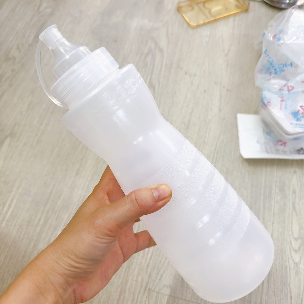 Bình nhựa dung tích (500ml-1000ml) đựng nước sốt, đựng tương ớt cà chua, dầu ăn,...bình thắt eo đầu vòi lớn tiện lợi.