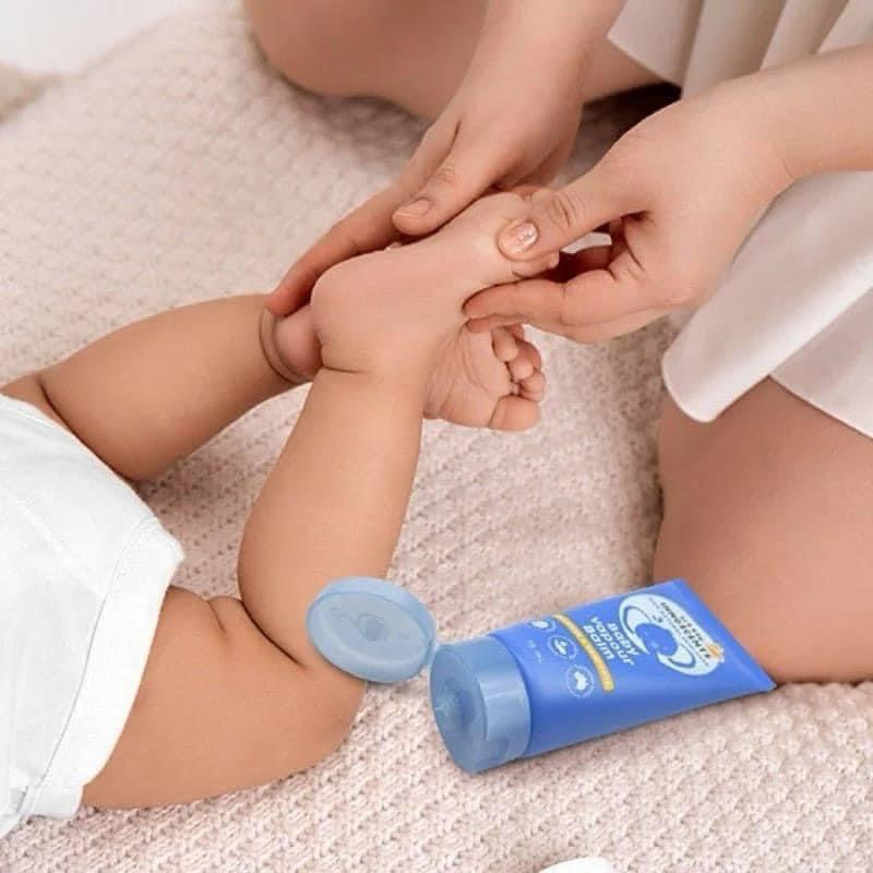 Dầu bôi ấm ngực Organic Little Innoscents cho bé 75ml của Úc tibongstore