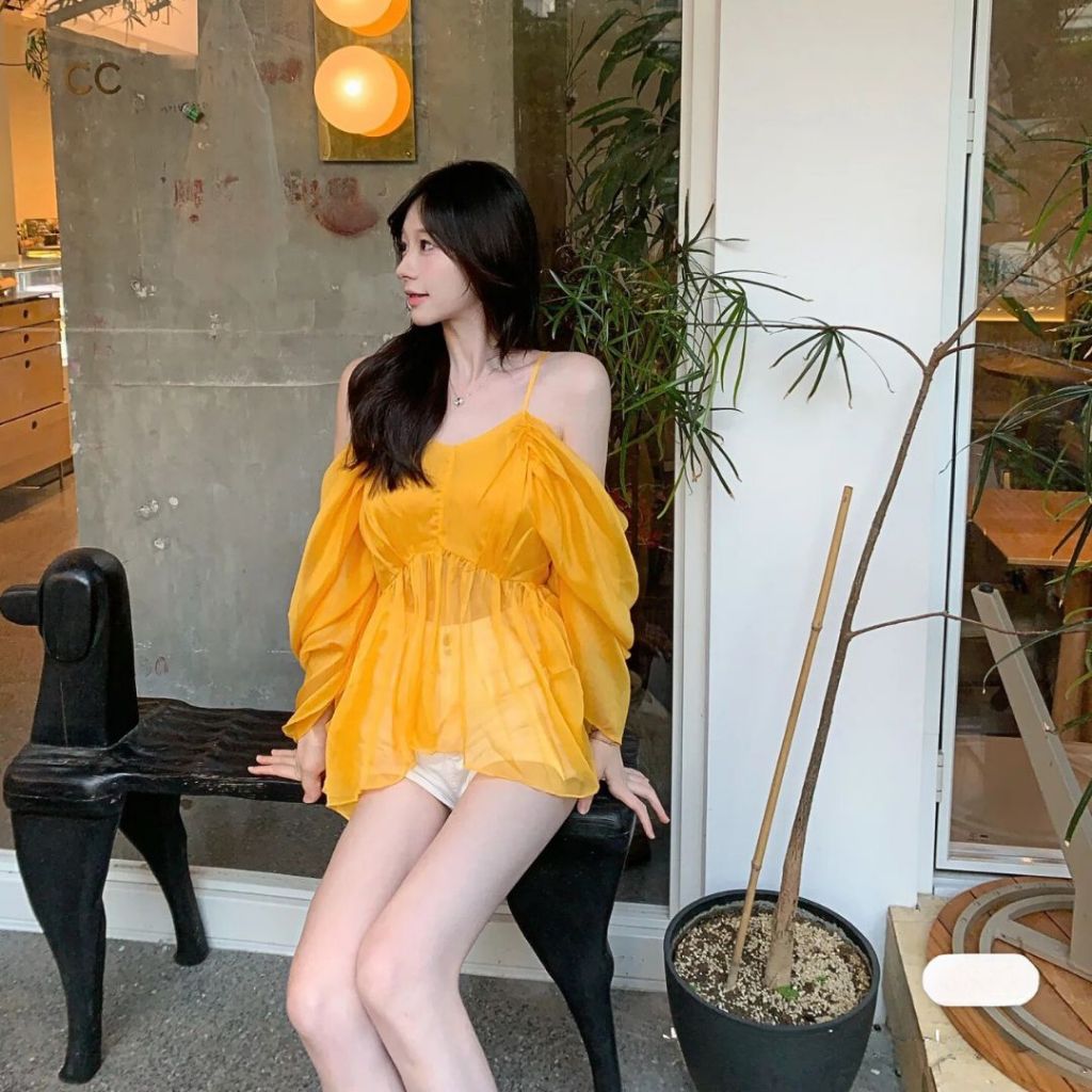 Áo sơ mi tay dài trễ vai Sicily hai dây voan dáng xuông SMTV707