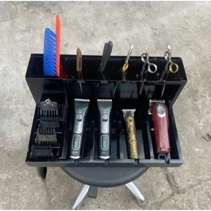 khay gỗ đựng tông đơ 4 tông màu vàng đen. KT 25×40cm