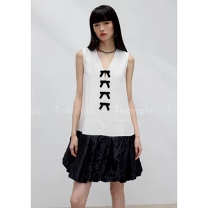 Triangle Limited Edition - (Giá thanh lý, không hoàn) BW Dress Đầm dáng suông màu đen trắng đính nơ