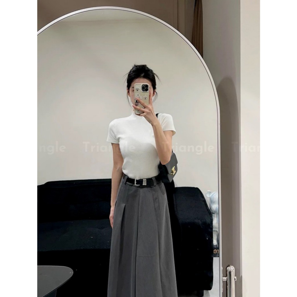 Triangle Ely Set (Thanh lý áo phông, không hoàn) Đầm midi xếp ly màu ghi (kèm belt) và áo phông trắng