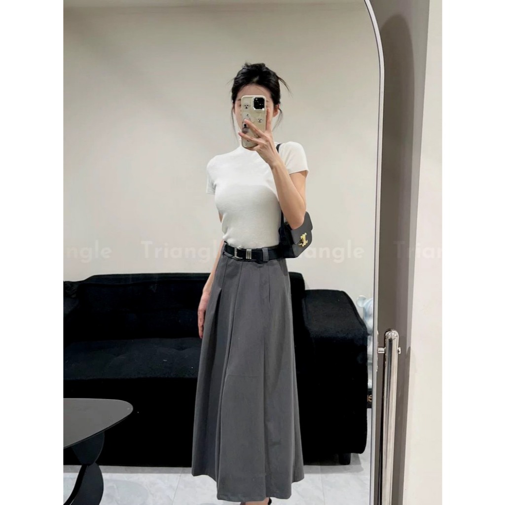 Triangle Ely Set (Thanh lý áo phông, không hoàn) Đầm midi xếp ly màu ghi (kèm belt) và áo phông trắng