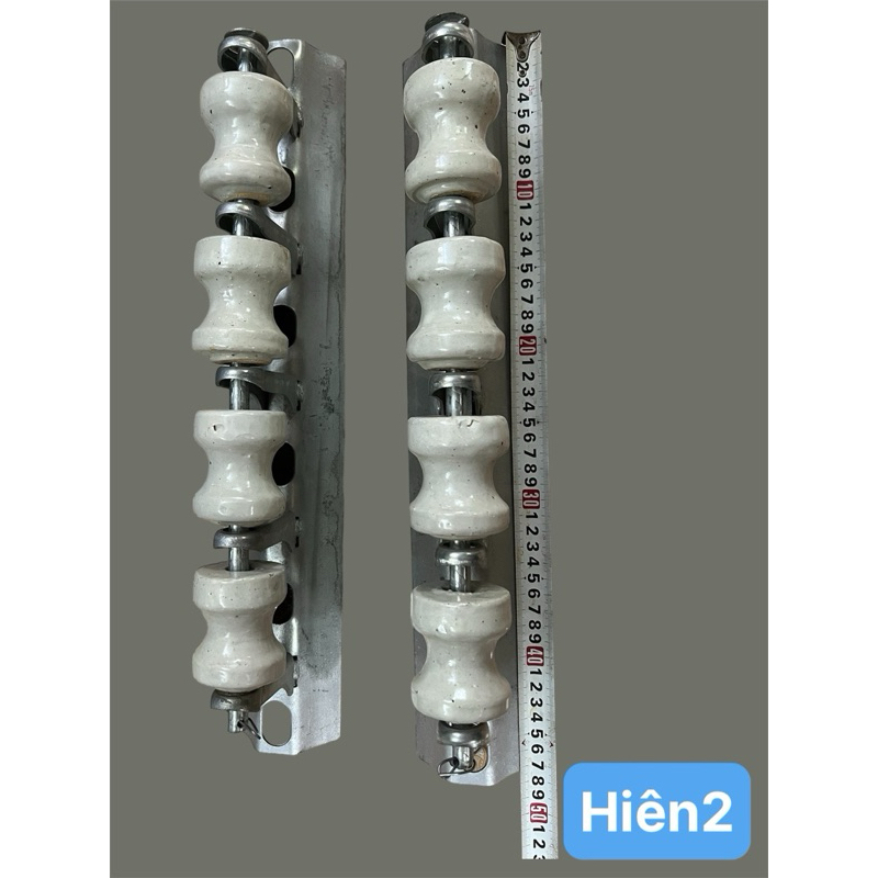 Khung Đỡ Sứ, Rắc 4 xi ( 4 ngăn ) + Sứ cách điện 7CM | Shopee Việt Nam