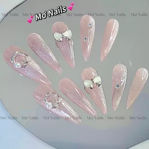 Nail Box thiết kế sang chảnh mắt mèo tiểu thư hồng, đính đá charm bạc M03