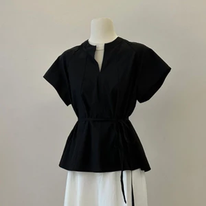 Áo sơ mi cộc tay cổ V phối dây buộc eo phong cách thanh lịch Vintagevibes.