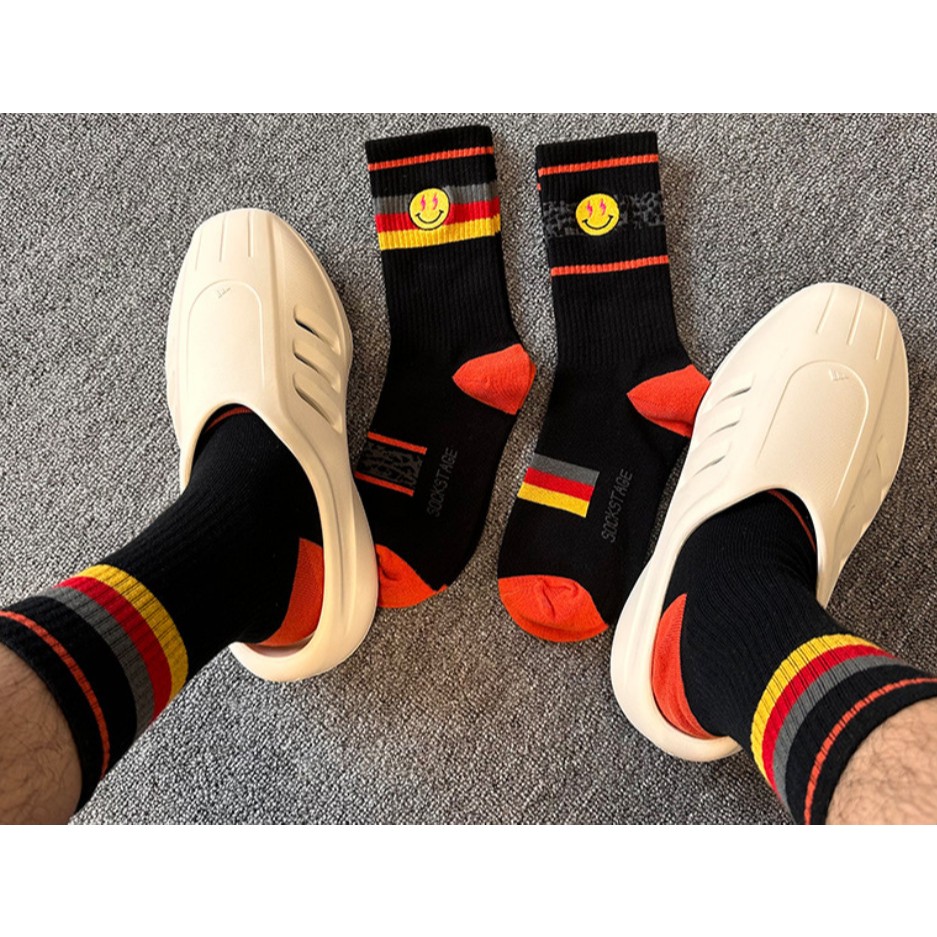 Vớ Tất thêu MẶT CƯỜI cổ cao Unisex phong cách thể thao và năng động.