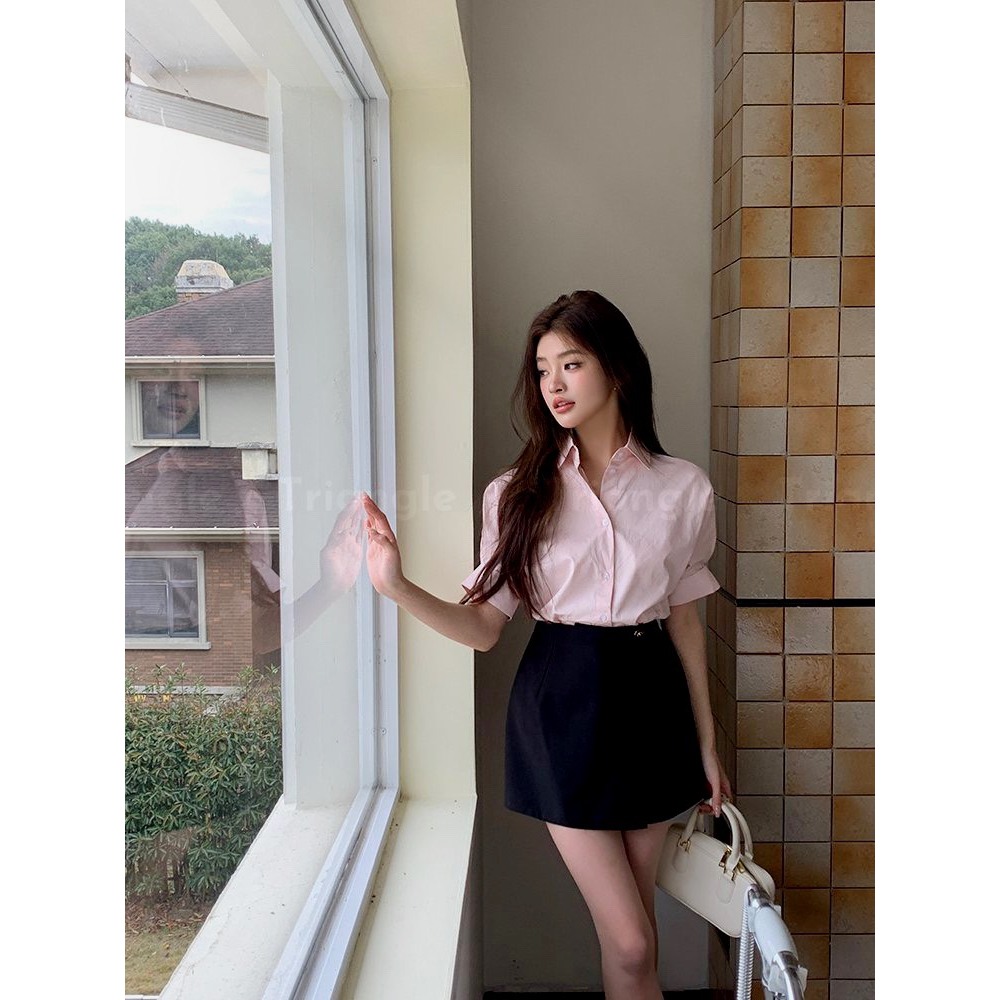 Triangle (Giá thanh lý không hoàn) Pink Lady Set Áo sơ mi hồng nhạt và quần giả váy ngắn màu đen