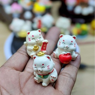 Mèo mini may mắn Bé mèo mang đến tài lộc.