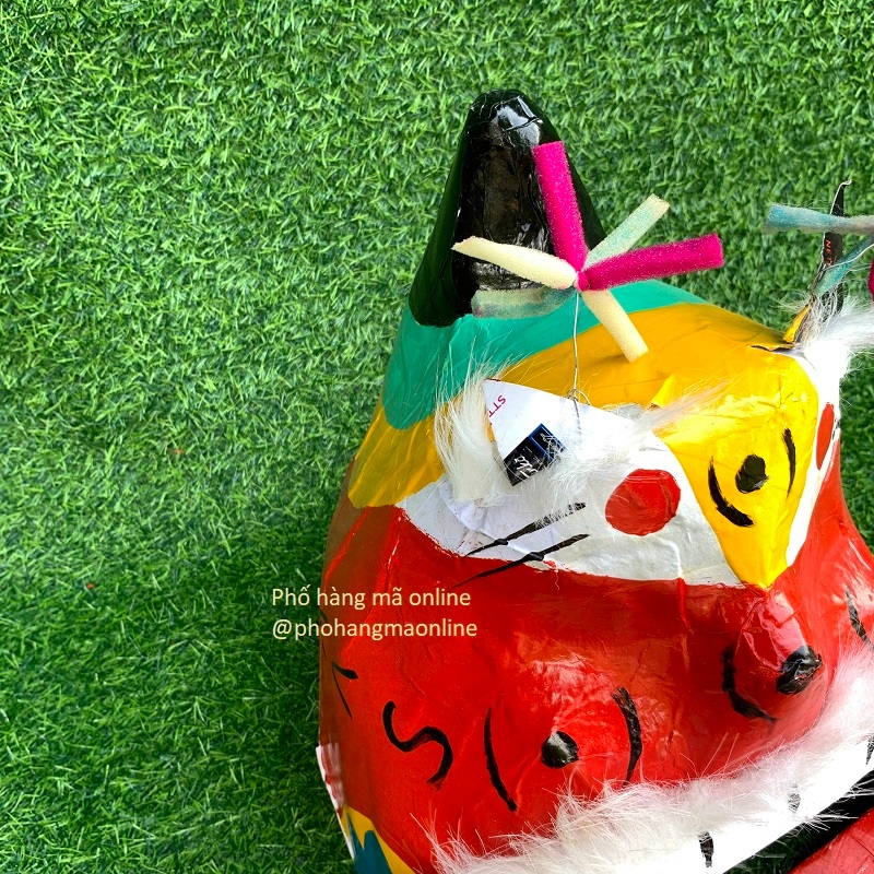 Đầu lân sư tử giấy bồi dùng trang trí, hóa trang trong các dịp lễ