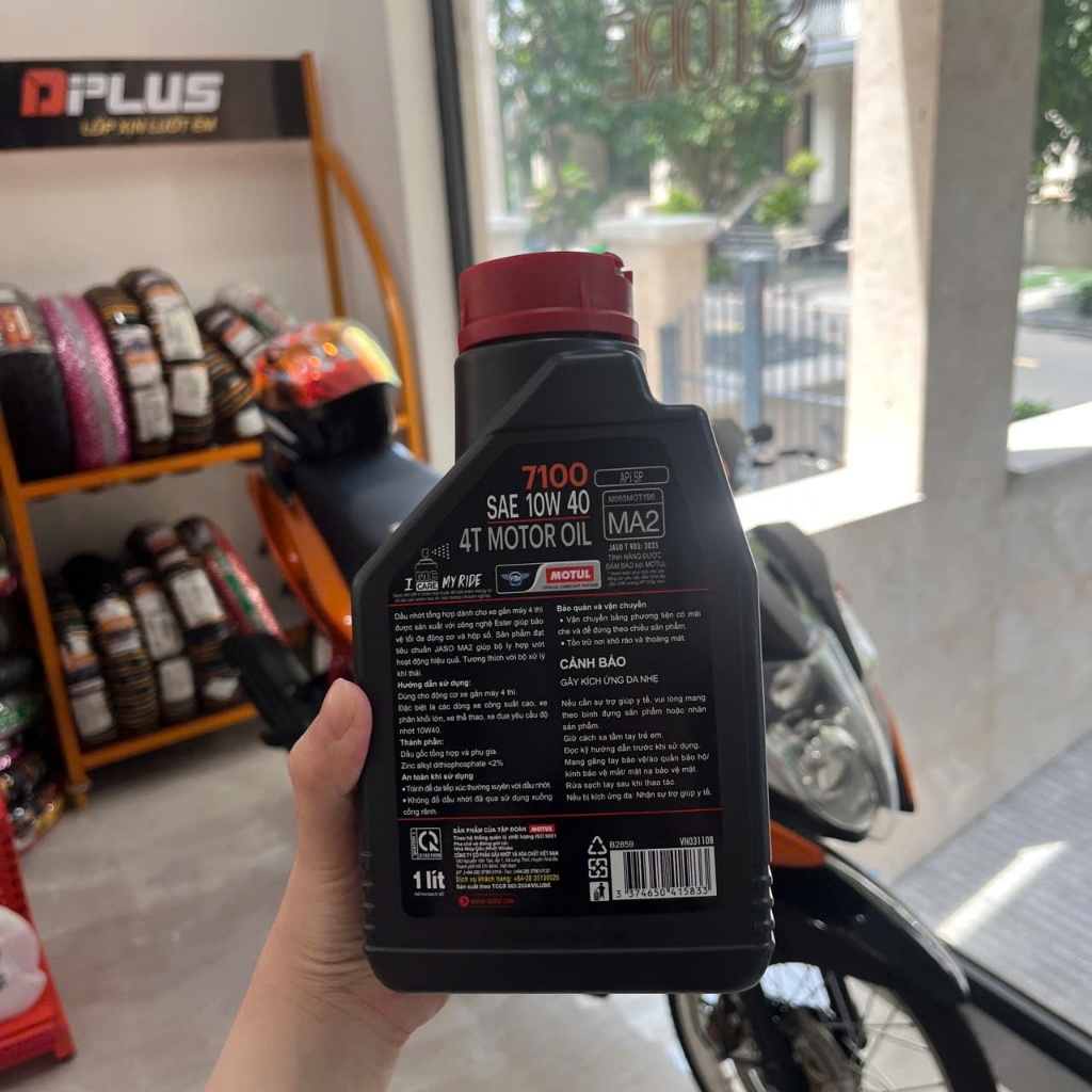 Nhớt Motul 7100 10W40 Tổng Hợp Gốc Ester Dành Cho Xe Số, Côn Tay Hàng Việt Nam Tặng 2 Quà: E20 Và  Very Turbo